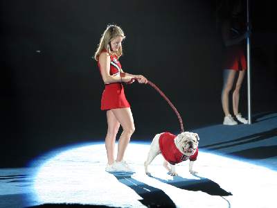 361_6111_UGA_with_cheerleader_edited_copy