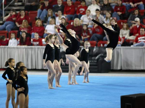100_8856_Rhythm_gymnasts_edited